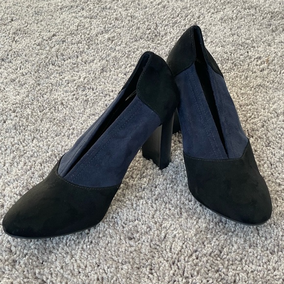 NWOT Impo Black and Blue Suede Heels - Picture 3 of 10